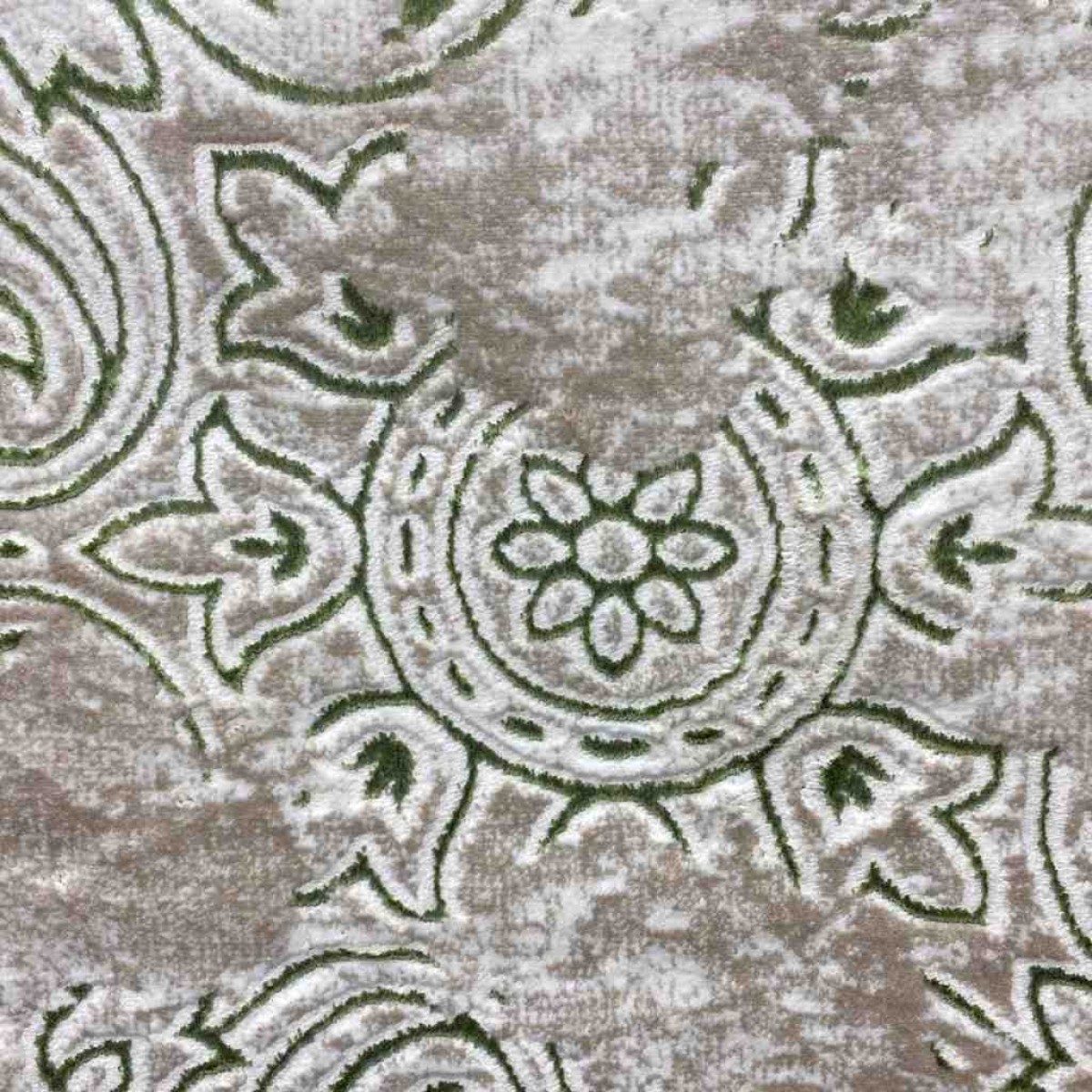 سجاد تركي سفير  160 بيج و اخضر