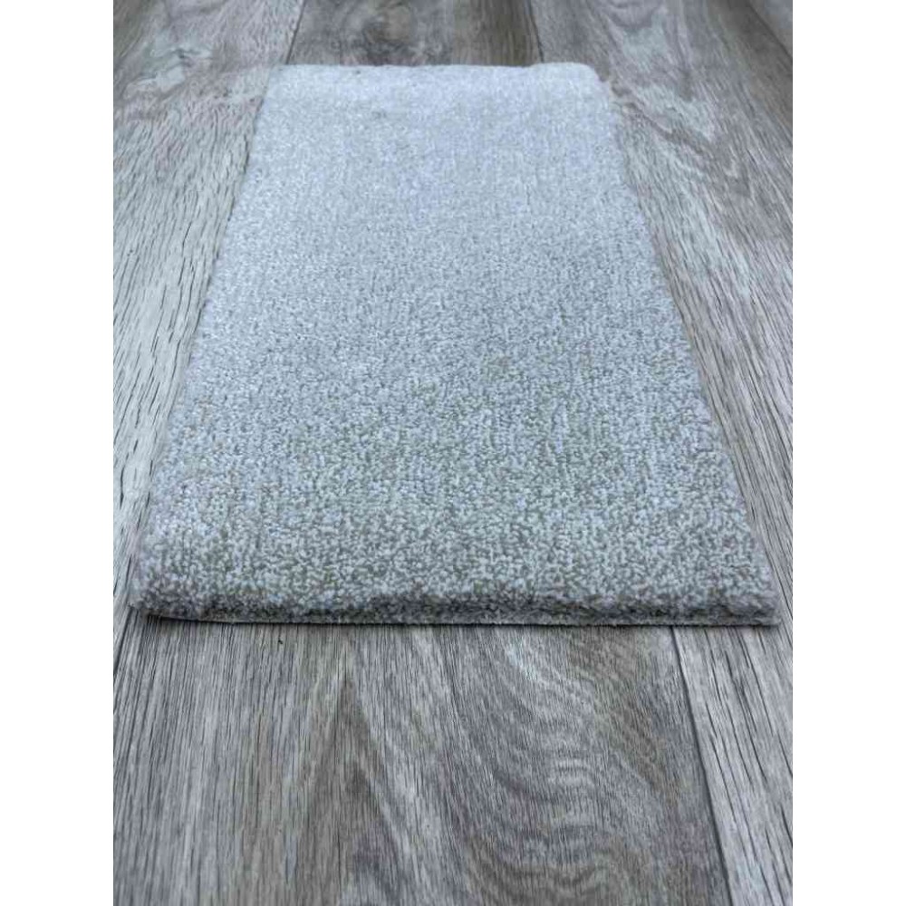 موكيت ساره ساده 13 فيزون ينقاس بالمتر المربع 100*100