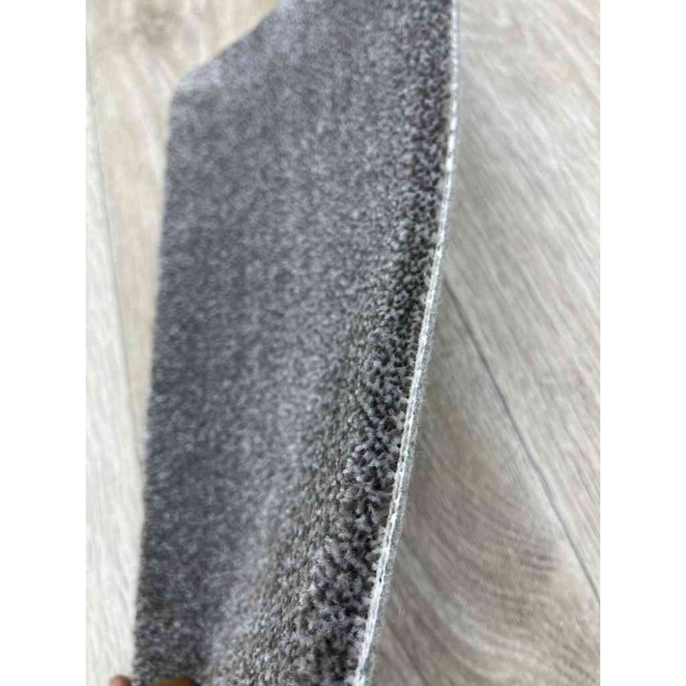 موكيت ساره ساده 9 رصاصي غامق ينقاس بالمتر المربع 100*100