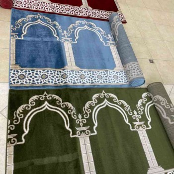 سجاد صلاة احمر 1.25*500 سم اخضر