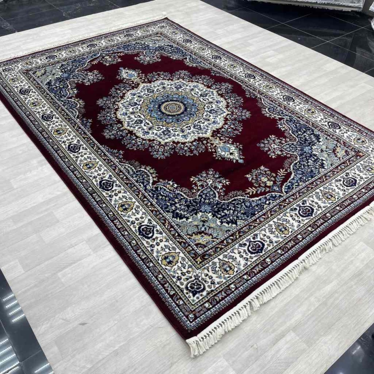 سجاد تركي الماس صوف درجه اولا كلاسيك سميك 38684A احمر مقاس 100*400 سجاد تركي الماس صوف درجه اولا كلاسيك سميك 38684A احمر مقاس 100*400