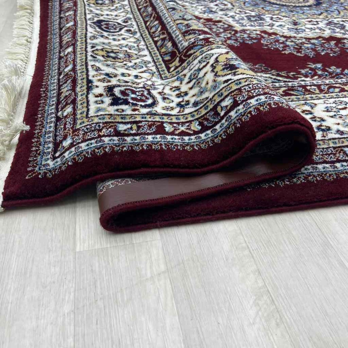 سجاد تركي الماس صوف درجه اولا كلاسيك سميك 38684A احمر مقاس 100*400 سجاد تركي الماس صوف درجه اولا كلاسيك سميك 38684A احمر مقاس 100*400