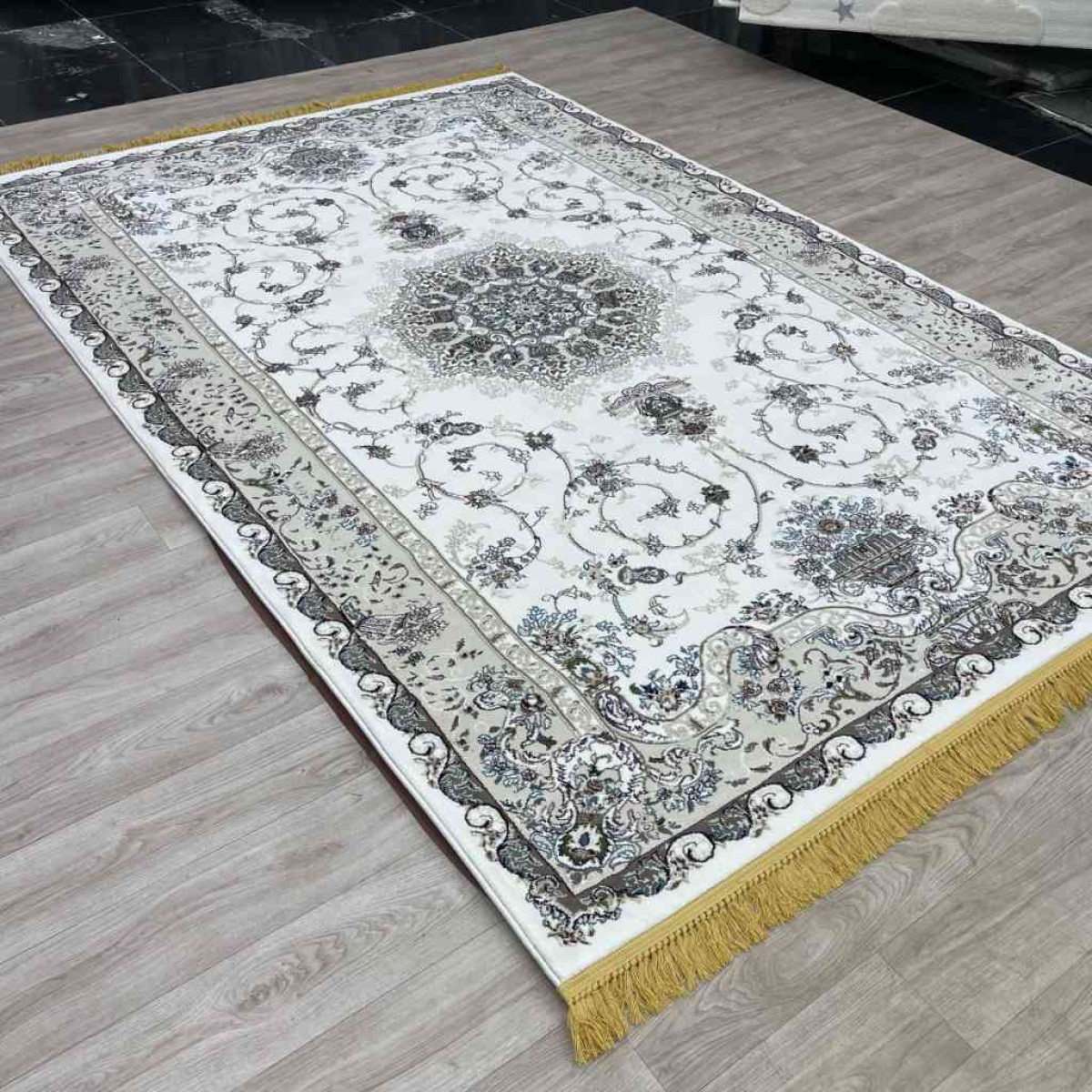 سجاد تركي تبريز كلاسيك سميك ناعم 2767B ابيض مقاس 125*500