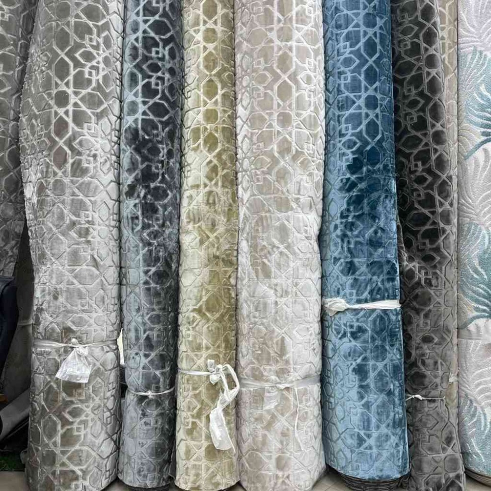 موكيت صيني بدور رصاصي فاتح