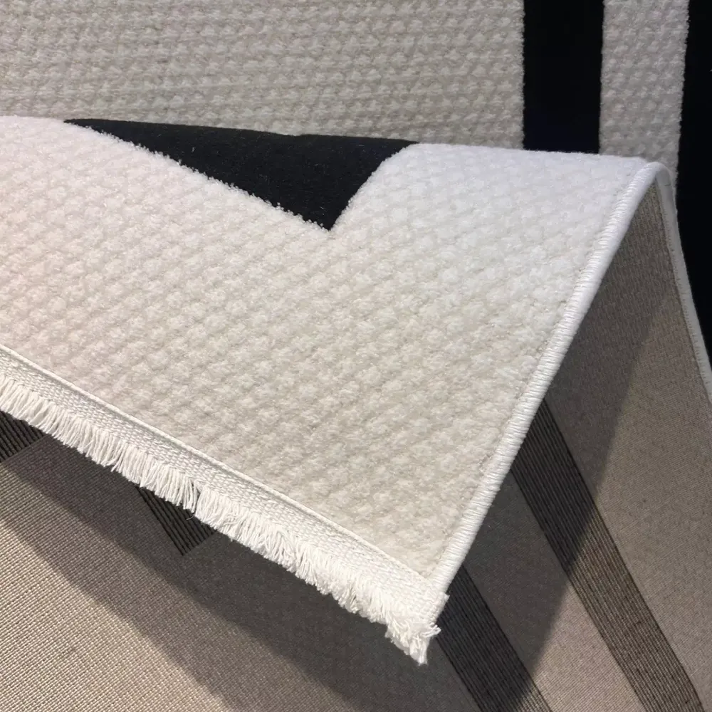 سجاد تركي اطار برواز فريم F494A كريم اسود مقاس 150*220