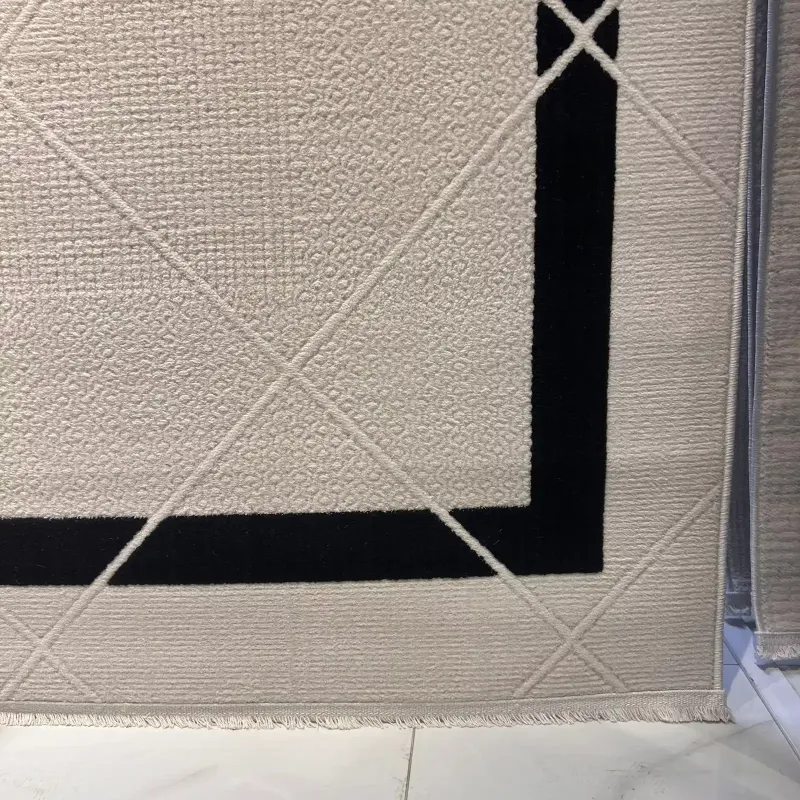 سجاد تركي اطار برواز فريم F495A كريم اسود مقاس 150*220
