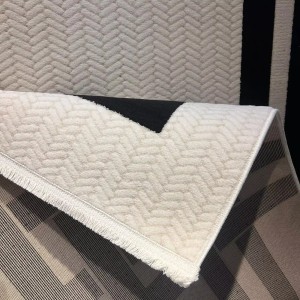 سجاد تركي اطار برواز فريم F603A كريم اسود مقاس 250*350