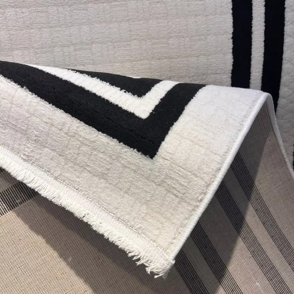 سجاد تركي اطار برواز فريم F604A كريم اسود مقاس 80*150