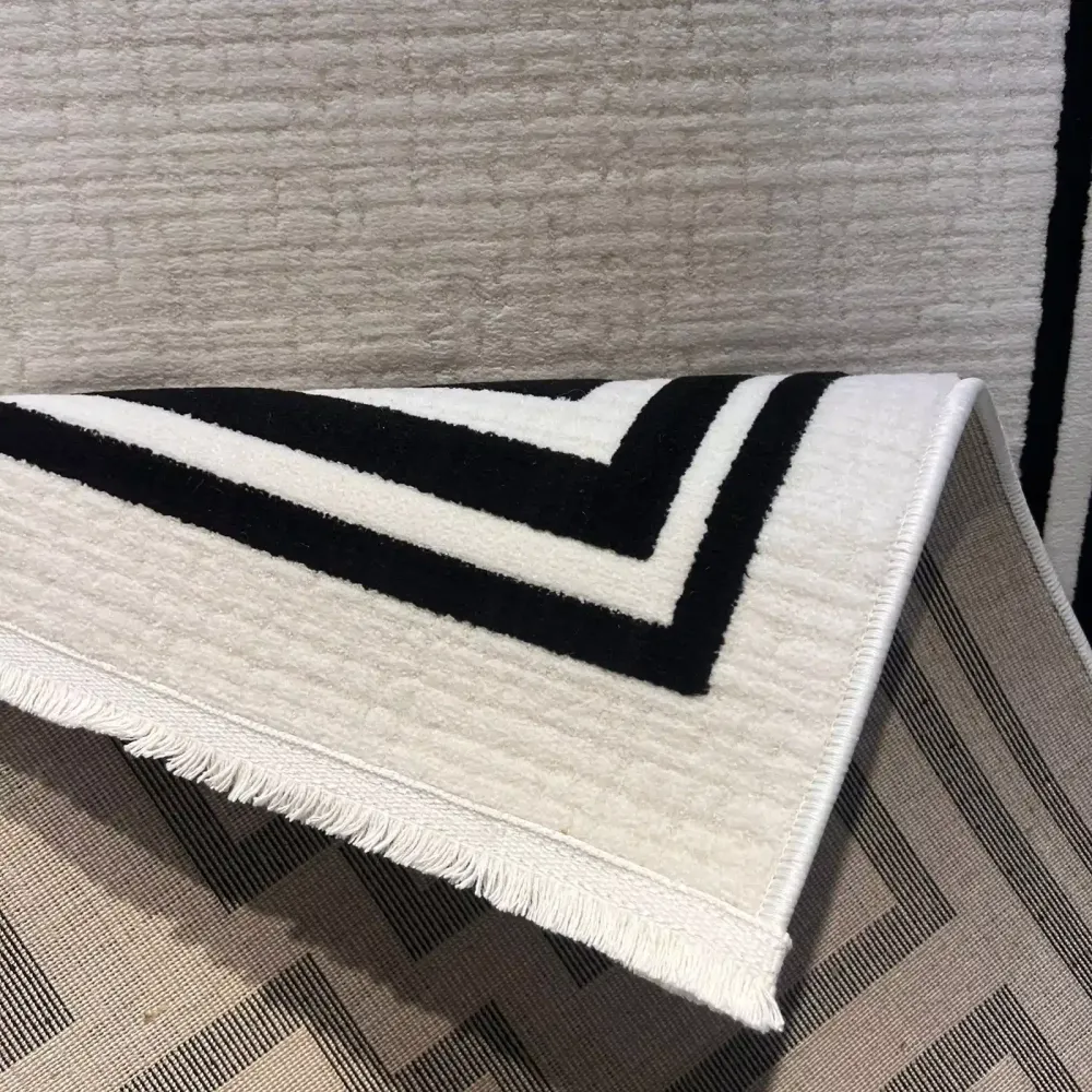 سجاد تركي اطار برواز فريم F605A كريم اسود مقاس 300*400