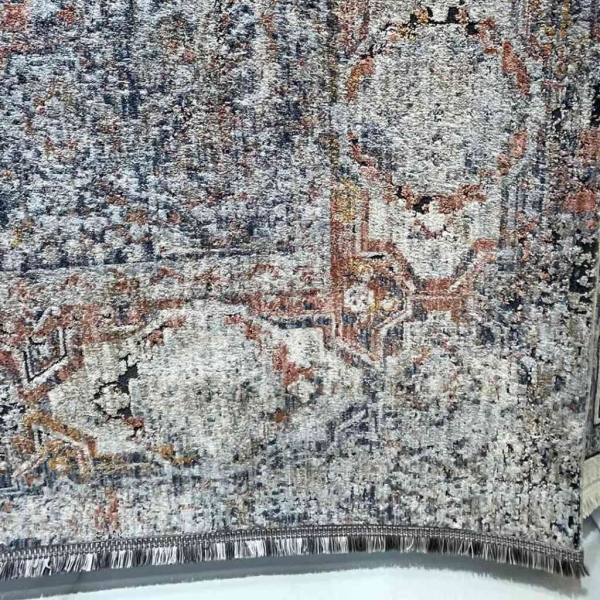 سجاد تركي هانوفر B595B رصاصي فاتح مولتي روز مقاس 150*220