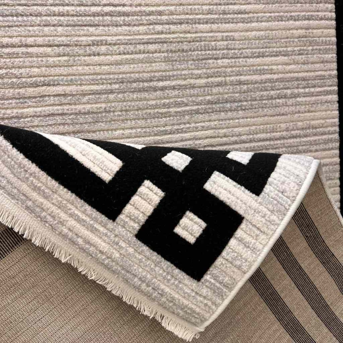 سجاد تركي مودرن فندقي لورين F414C كريم اسود مقاس 300*400 سجاد تركي مودرن فندقي لورين F414C كريم اسود مقاس 300*400