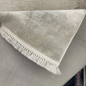 سجاد تركي مودرن لافيش 37842A كريم رصاصي مقاس 50*80 سجاد تركي مودرن لافيش 37842A كريم رصاصي مقاس 50*80