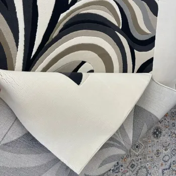 سجاد لوتس تركي AA191A اسود مقاس 80*150
