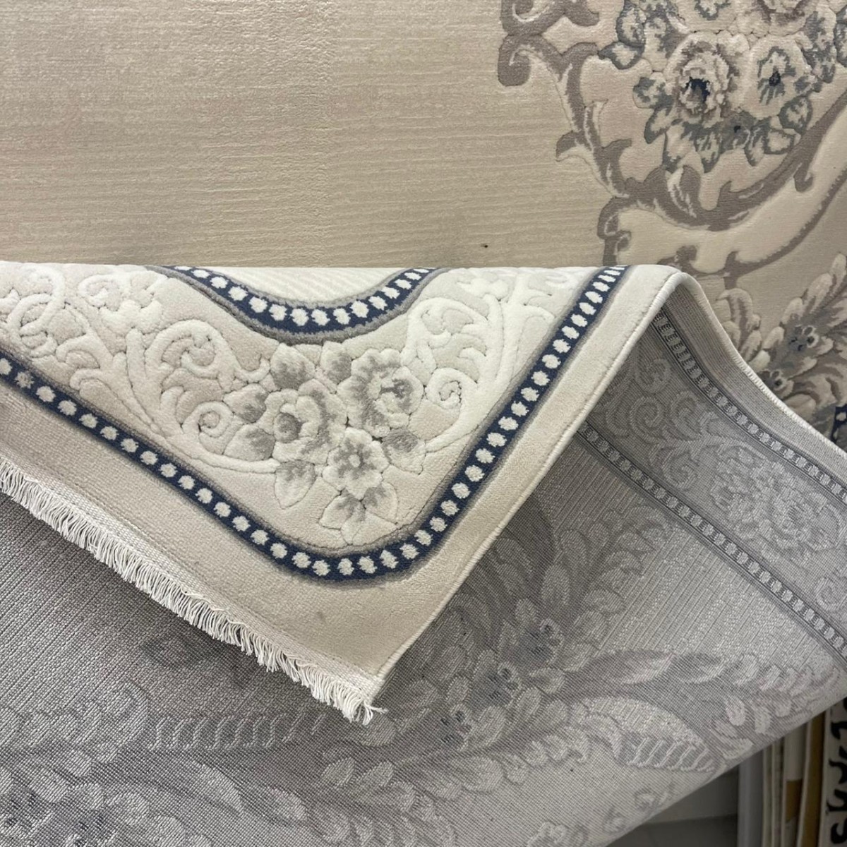 سجاد تركي لوريان 41254A بيج فاتح سماوي مقاس 250*350
