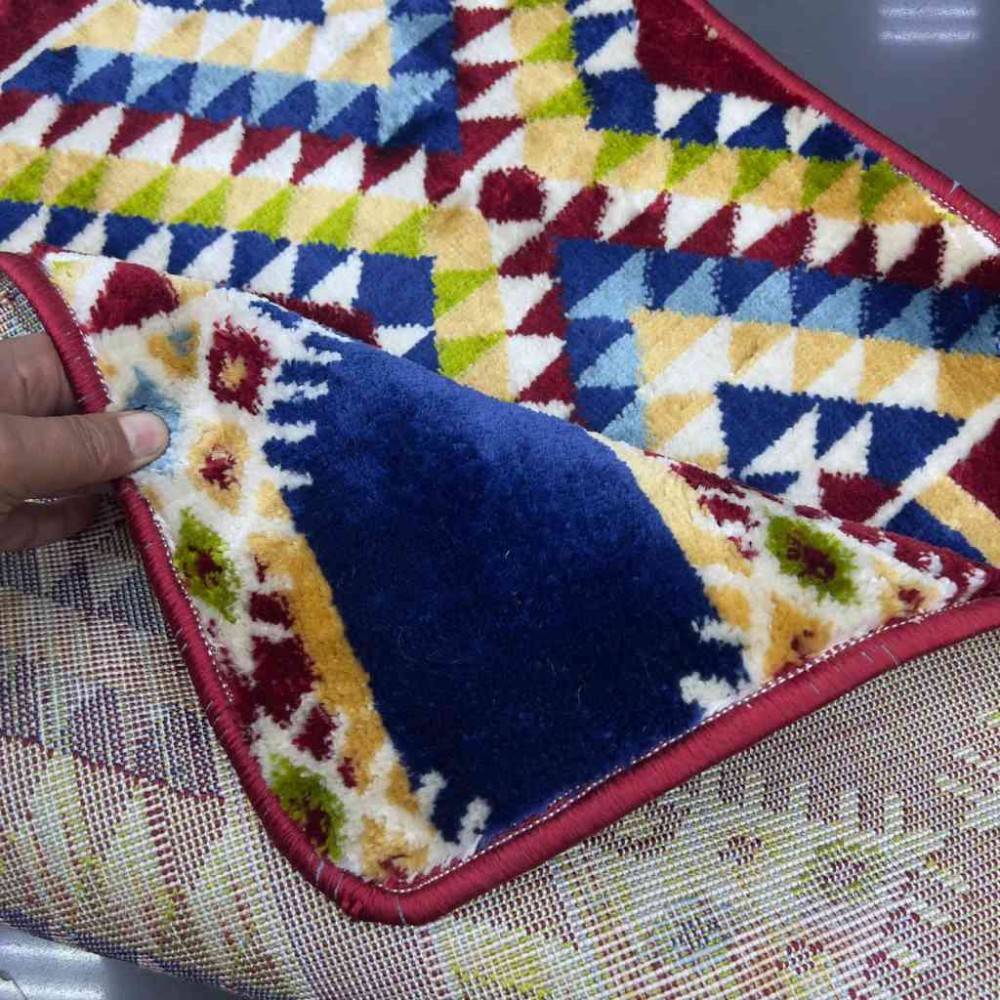 موكيت سدو العزيزية احمر 7092 تراثي ابو طير موكيت سدو العزيزية احمر 7092 تراثي ابو طير