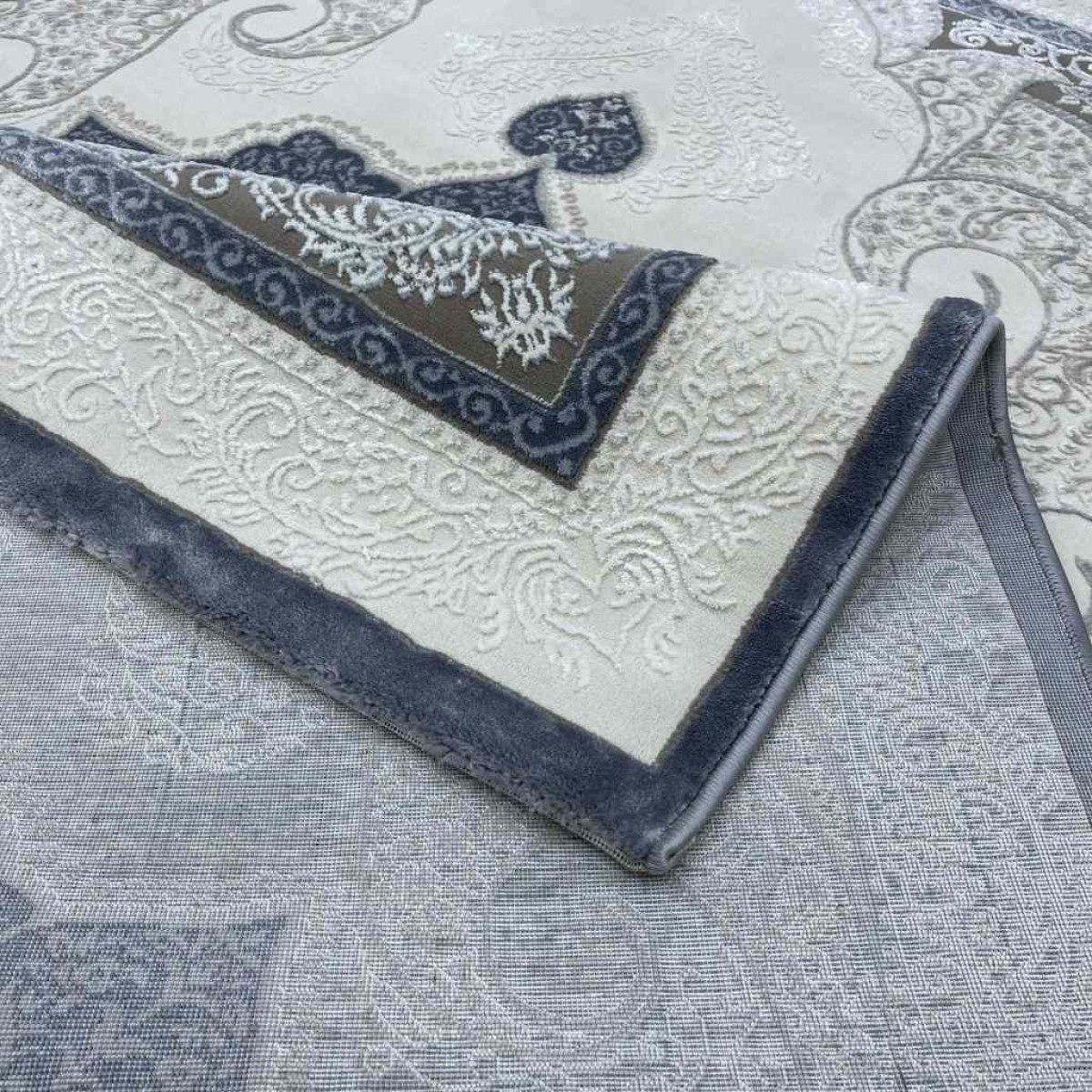 سجاد تركي باريس مودرن ناعم 0DS90Z رصاصي غامق بيج فاتح مقاس 100*200