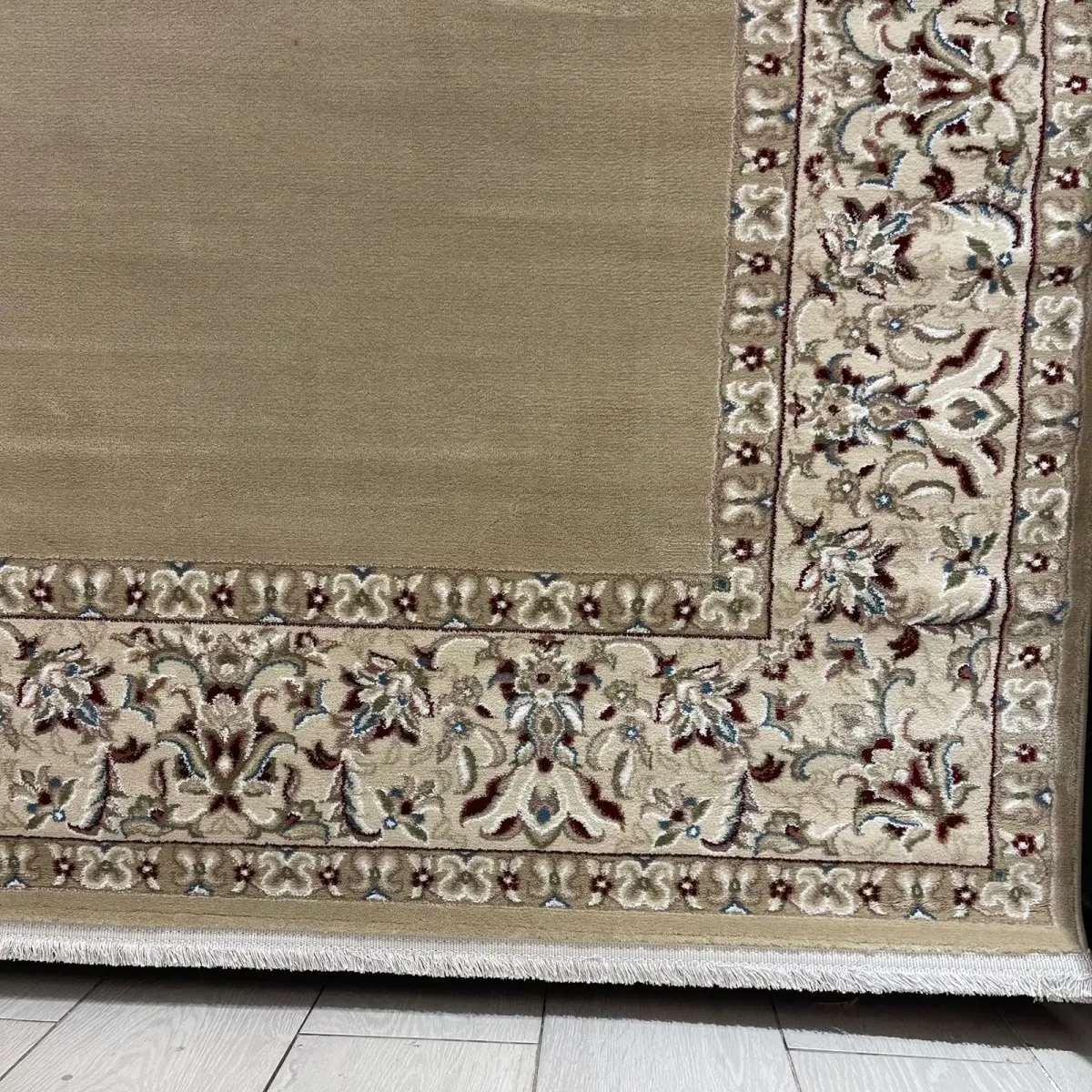 سجاد اصفهان تركي كلاسيك E506B بيج مقاس 100*400 سجاد اصفهان تركي كلاسيك E506B بيج مقاس 100*400