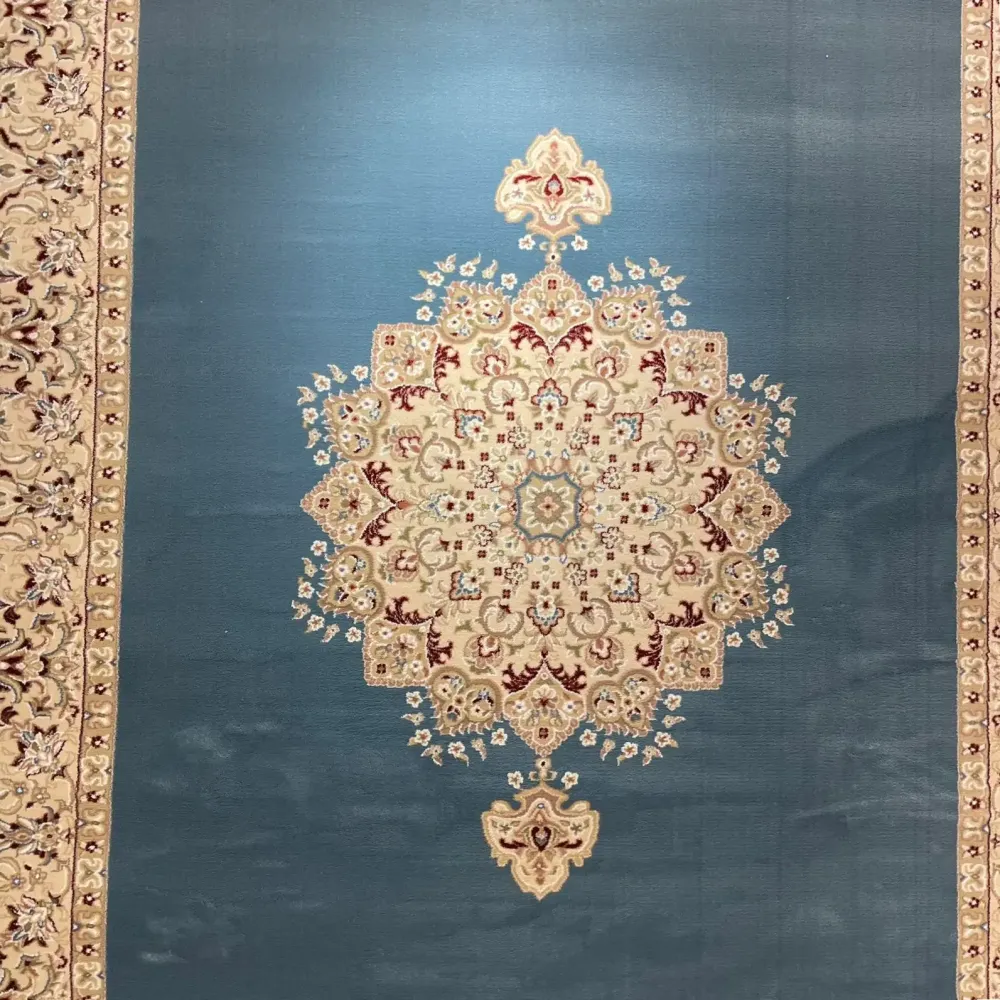 سجاد اصفهان تركي كلاسيك E506B سماوي مقاس 50*80 - اصفهان سجاد تركي كلاسيك