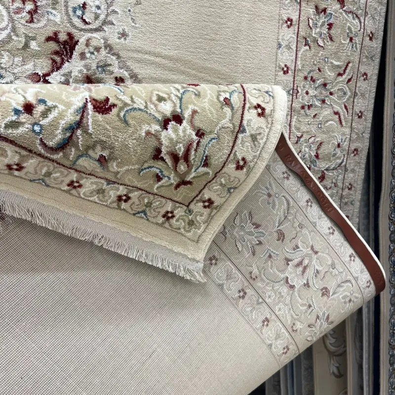 سجاد اصفهان تركي كلاسيك E506B كريم مقاس 50*80