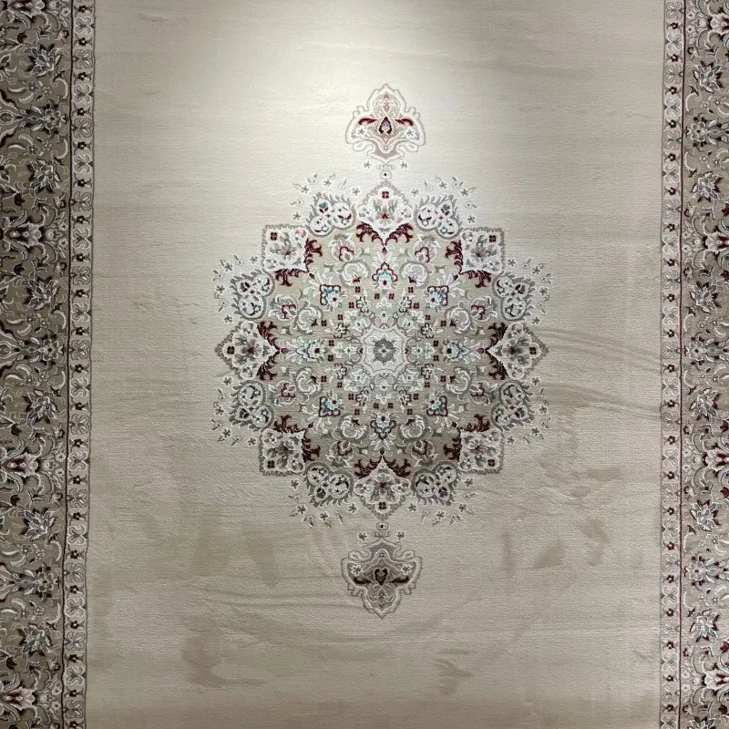 سجاد اصفهان تركي كلاسيك E506B كريم مقاس 250*350 - اصفهان سجاد تركي كلاسيك
