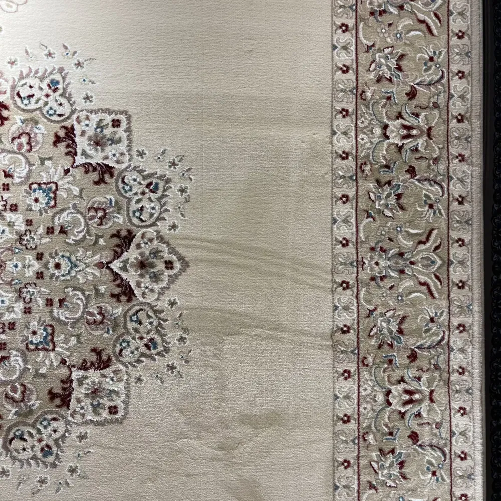 سجاد اصفهان تركي كلاسيك E506B كريم مقاس 50*80 - اصفهان سجاد تركي كلاسيك