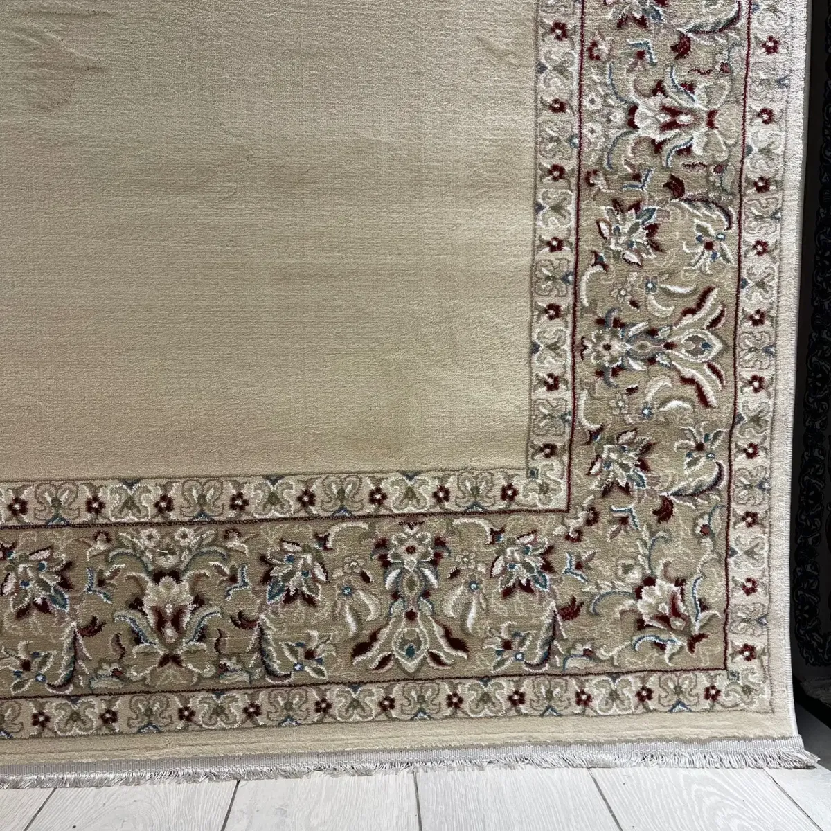 سجاد اصفهان تركي كلاسيك E506B كريم مقاس 200*300 - اصفهان سجاد تركي كلاسيك