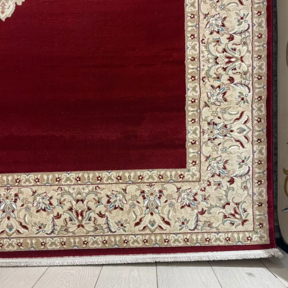 سجاد اصفهان تركي كلاسيك E506B احمر مقاس 200*300 - اصفهان سجاد تركي كلاسيك