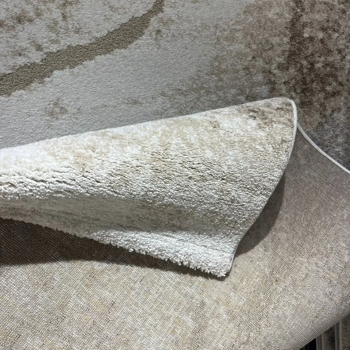 سجاد اوبرا تركي HD24A ابيض فيزون غامق مقاس 300*400 سجاد اوبرا تركي HD24A ابيض فيزون غامق مقاس 300*400 - سجاد مودرن