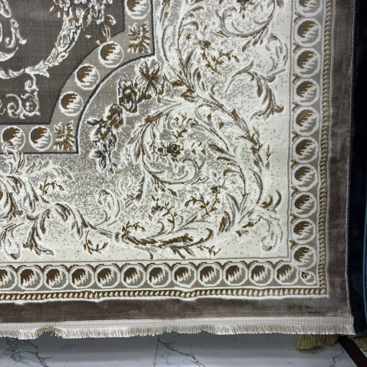 سجاد تركي تبريز كلاسيك سميك 43450F فيزون مقاس 80*150