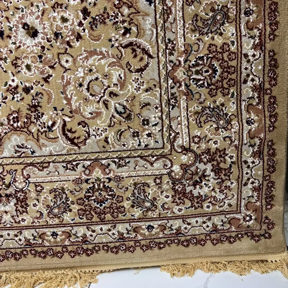 سجاد تركي مرسيليا 2799A كلاسيك مظغوط فاخر بيج مقاس 300*400