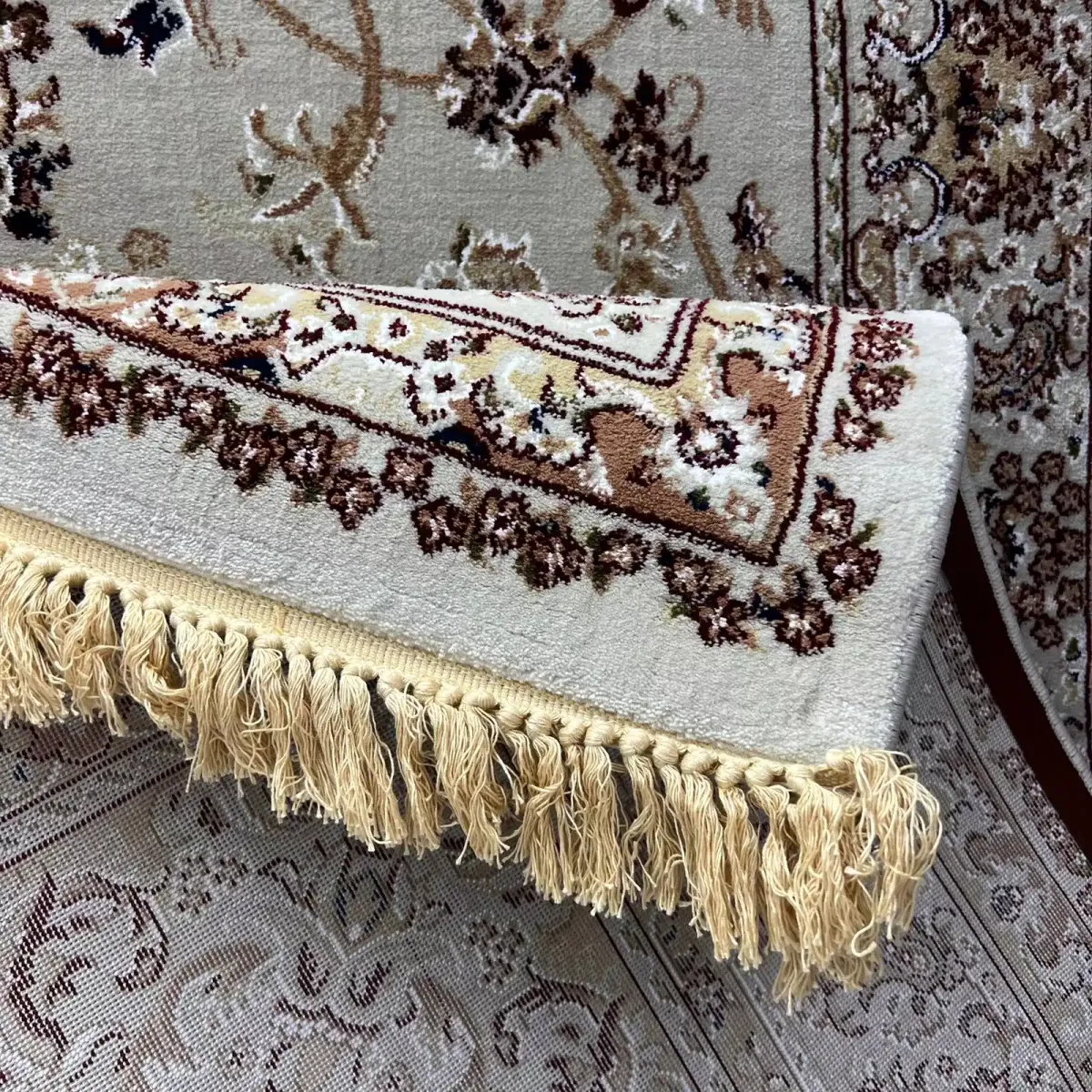 سجاد تركي مرسيليا 2799A كلاسيك مظغوط فاخر كريم مقاس 400*600