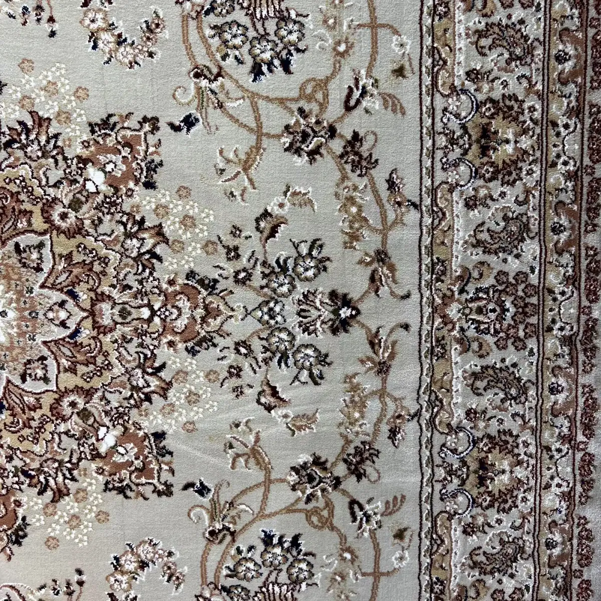 سجاد تركي مرسيليا 2799A كلاسيك مظغوط فاخر كريم مقاس 400*600