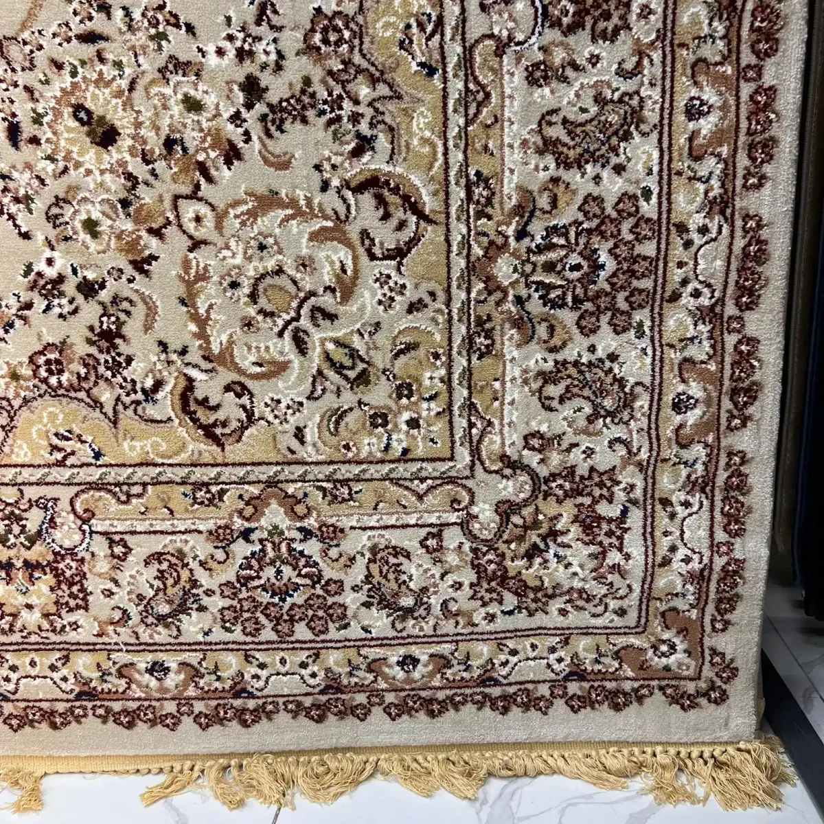 سجاد تركي مرسيليا 2799A كلاسيك مظغوط فاخر كريم مقاس 400*600